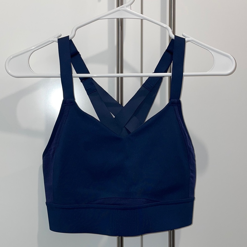 Current season Brooks Drive Interlace sports bra